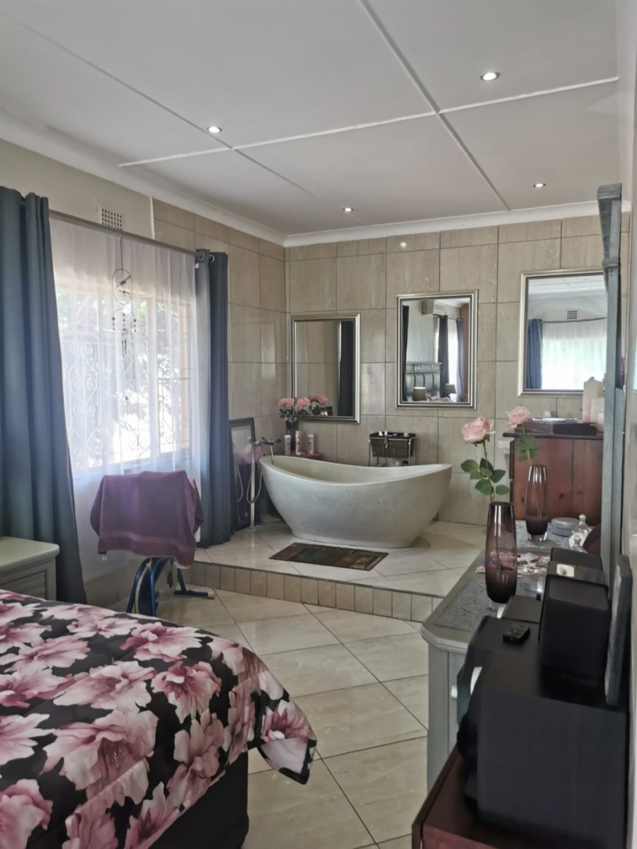2 Bedroom Property for Sale in Bloemhof North West